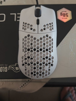 Glorious PC Gaming Race Model O RGB gaming mouse 12000 DPI white like new