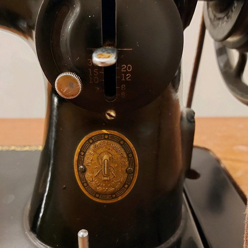 Singer sewing machine used in excellent condition