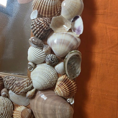Small decorative mirror with seashells like new