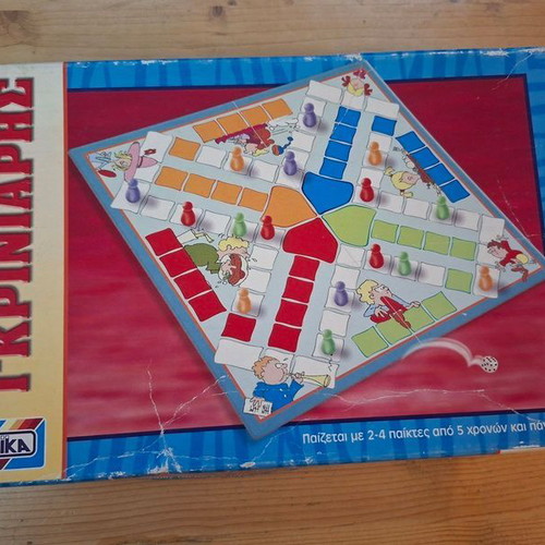 Griniaris classic board game Mika