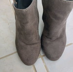Women’s boots used, gray, comfortable