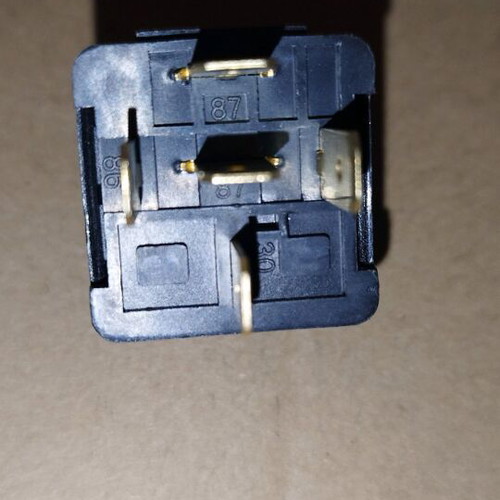 Car relay 5 pin FIAMM new, 12V 30A, pack of 6
