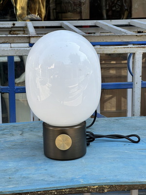VI Menu table lamp with opal glass, 30×17 cm