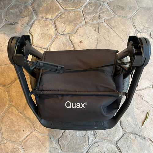 Quax Crooz 3-in-1 travel system with Cybex car seat and ISOFIX base