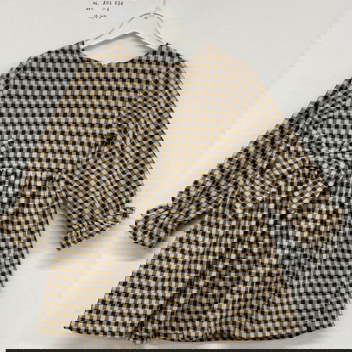 Παιδικά ρούχα σε άριστη κατάσταση για αγόρια και κορίτσια