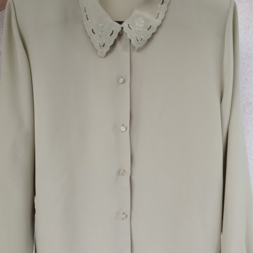 Vintage romantic shirt sage green embroidered collar size L like new