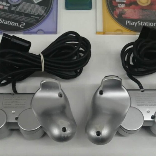 Playstation 2 Fat Silver SCPH-50004 σαν καινούργιο με 2 χειριστήρια και 2 παιχνίδια