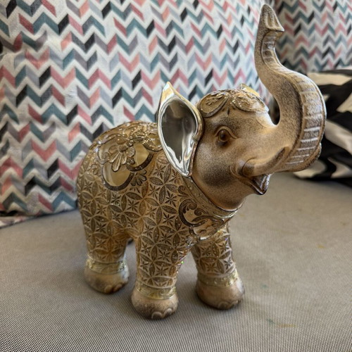 Decorative elephants like new