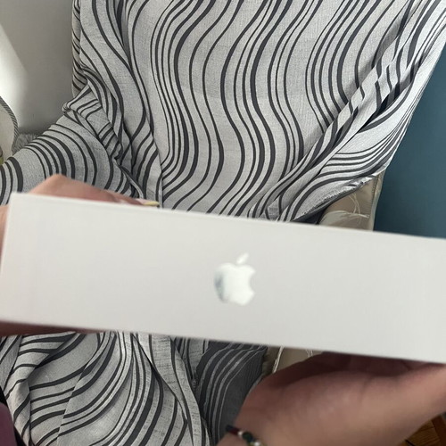 AirPods Max box and case like new, without headphones
