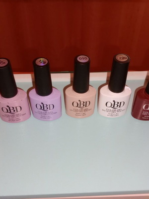 QBD semi-permanent nail polish used