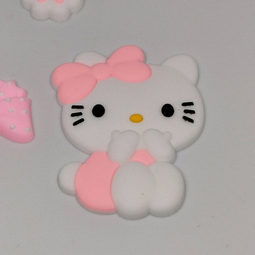 Hello Kitty 5 plastic decorations new, ideal for crafts