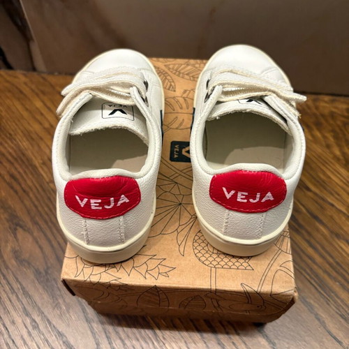 Veja kids shoes size 26 like new, white casual