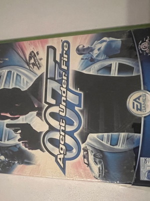Xbox 007 Agent Under Fire used with discoloration on cover