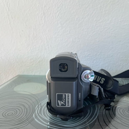 Samsung collectible camera like new with 800x digital zoom