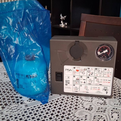 Tire Compressor with Glue and Original BMW Carrying Bag new