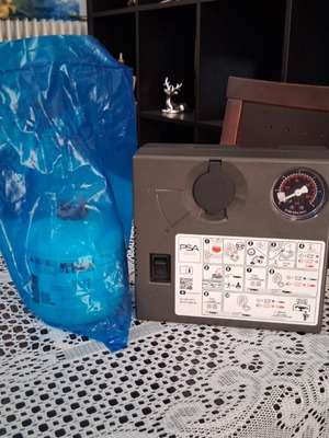 Tire Compressor with Glue and Original BMW Carrying Bag new