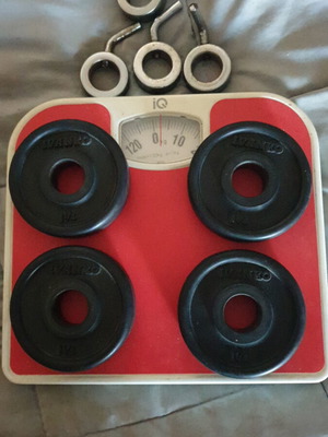 Ivanko σετ βαρών με τέσσερις δίσκους 1,25 lb, δύο λαβές αλτήρων και τέσσερις δέστρες