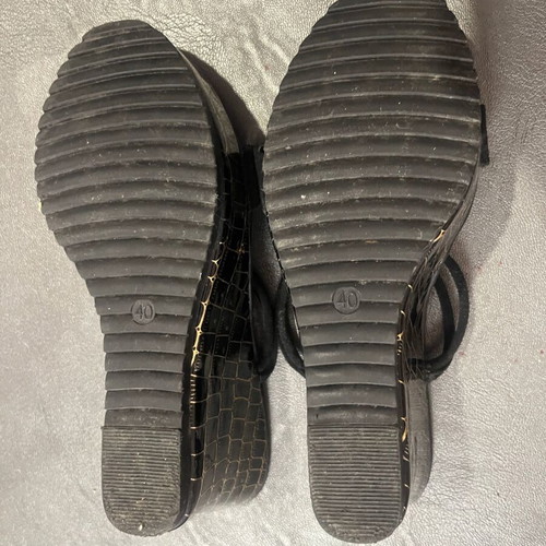 Platform sandals Black & Gold size 39 like new, synthetic suede