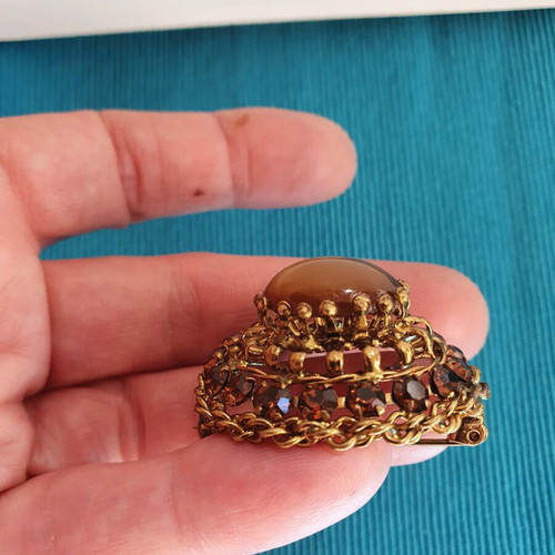 Vintage brooch used, gold color with crystals and cabochon