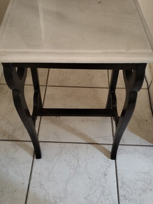 Classic coffee tables set of 3, like new