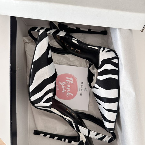 Envie Shoes Satin Zebra Pumps New Size 40 Black White