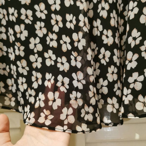 Bershka mini skirt used with floral pattern