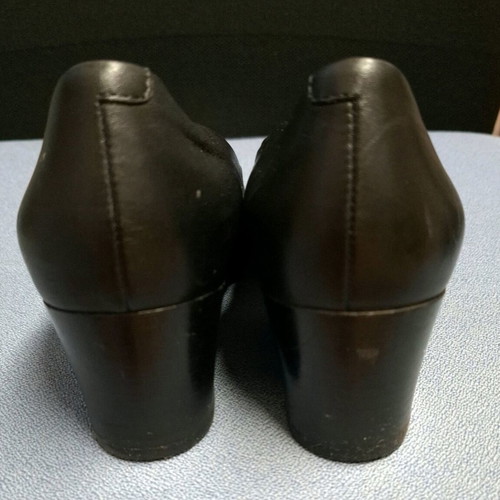 Geox black leather pumps 38.5 like new with comfortable 6cm heel