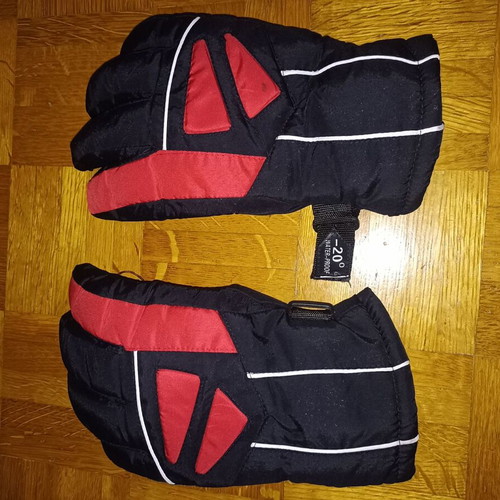 Winter gloves new, pack of 2 pairs in L and M sizes, black and red