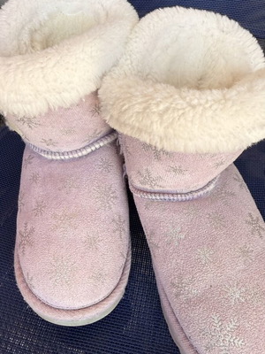 Frozen District pink snow boots size 27