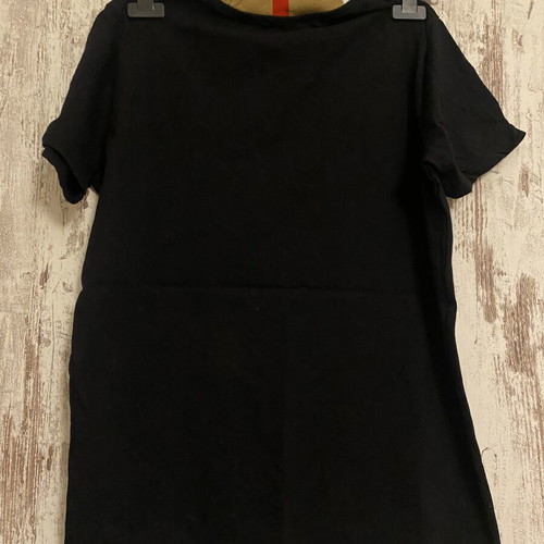 Burberry black T-shirt size M with icon stripe collar, like new