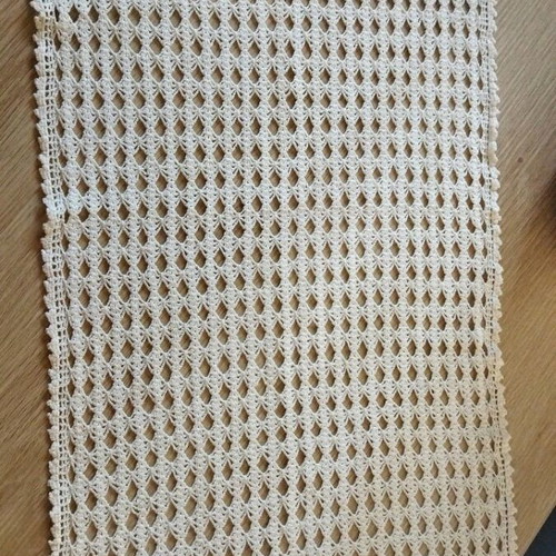 Table runner like new 65*31