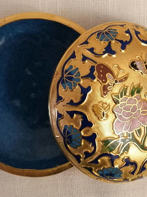 Cloisonné used