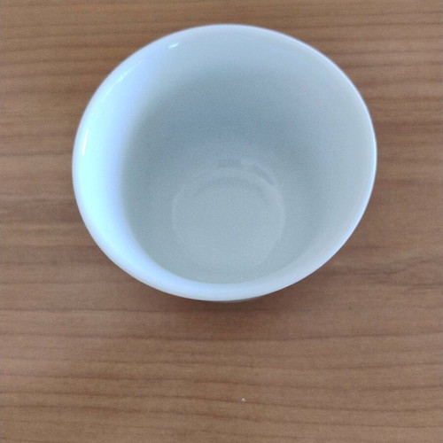 Ceramic white flowerpot like new, small