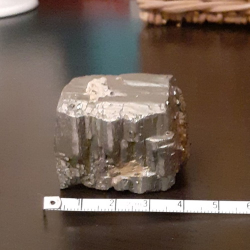 Mineral sample like new, 152 grams, metallic luster