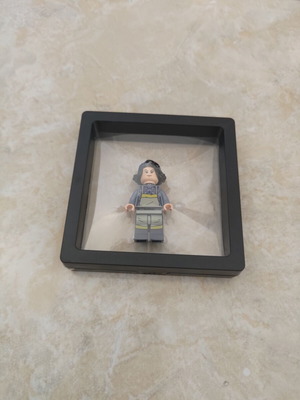 LEGO Friends Monica Geller minifigure with apron ftv004