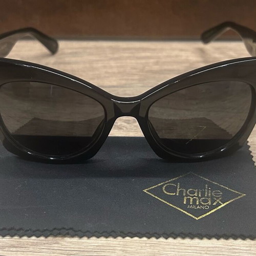 Charlie Max Milano sunglasses like new, black