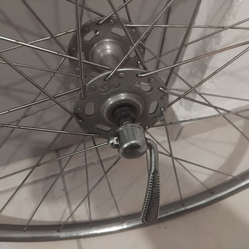 Bicycle wheels used with tires and inner tubes