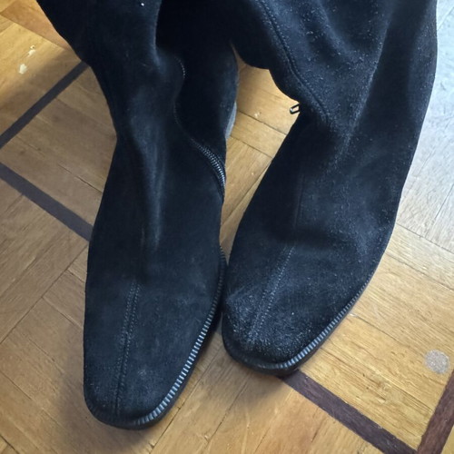 Suede boots size 38 like new, black with zipper