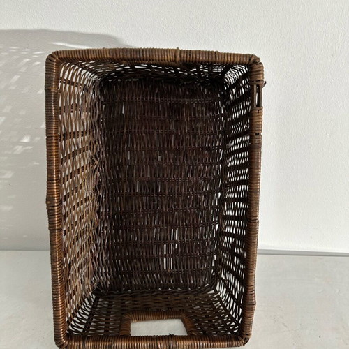 Rectangular basket like new