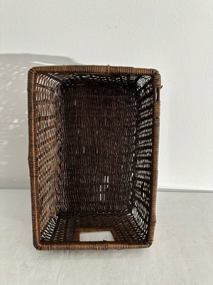 Rectangular basket like new