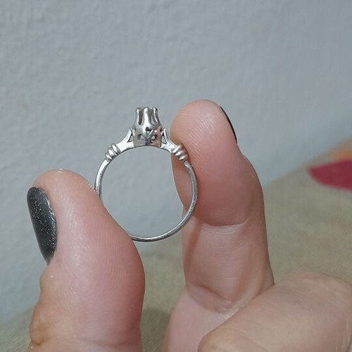 Ring 18K white gold with small white diamond, like new