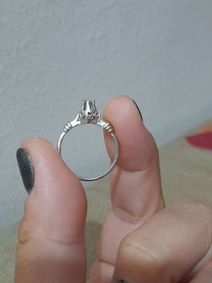 Ring 18K white gold with small white diamond, like new