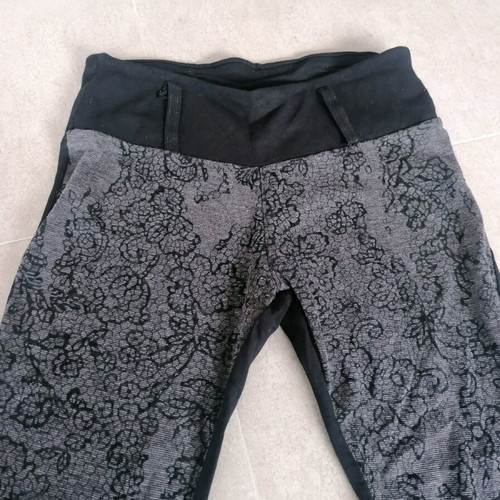Leggings like new with patterns, black and gray