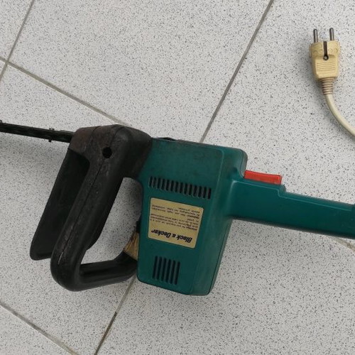 Black and Decker electric pruning saw used