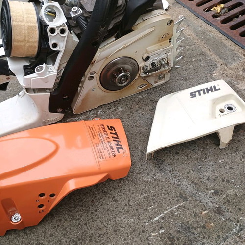 Stihl MS 251 chainsaw like new with three chains
