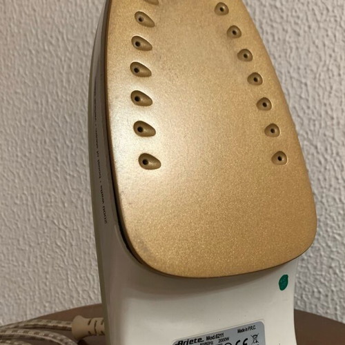 Electric iron like new, fully functional