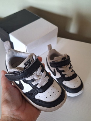 Nike Court Borough Low παιδικά sneakers μέγεθος 21 μεταχειρισμένα μαύρο και άσπρο