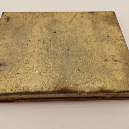 Senior Service metal box used, 1960s era