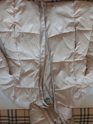 Μπουφάν Benetton για κορίτσι 5-7 ετών σαμπανί άριστης ποιότητας