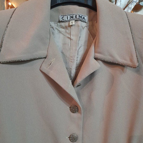 Cinema by Designer Zinas suit like new, beige with leather details